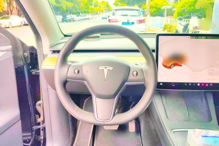 Used Tesla Model Y 2021 Standard Range Rear-Wheel Drive Version Steering Wheel