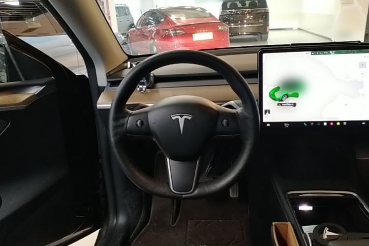 Used Tesla Model Y 2021 Long-Range All-Wheel-Drive Version Steering Wheel