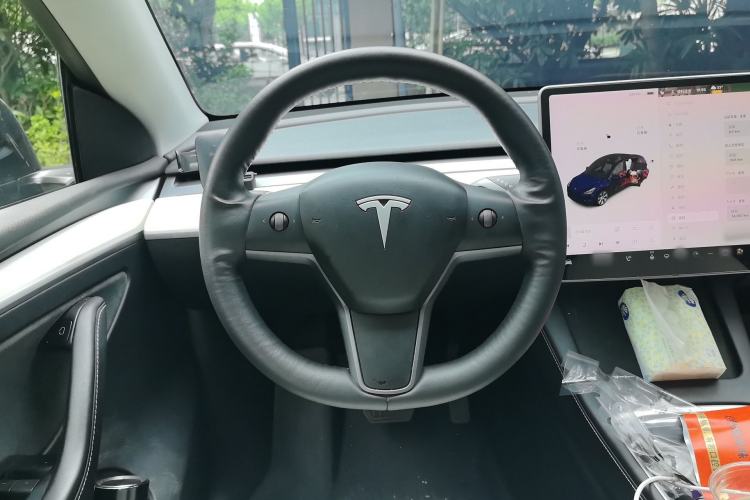 Used Tesla Model Y 2021 Standard Range Rear-Wheel Drive Version Steering Wheel