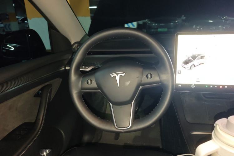 Used Tesla Model Y 2021 Standard Range Rear-Wheel Drive Version Steering Wheel