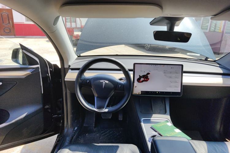 Used Tesla Model Y 2021 Standard Range Rear-Wheel Drive Version Steering Wheel