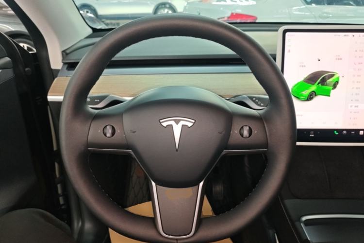Used Tesla Model Y 2021 Standard Range Rear-Wheel Drive Version Steering Wheel