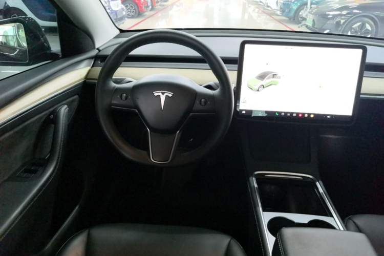 Used Tesla Model Y 2021 Long-Range All-Wheel-Drive Version 3D7 Steering Wheel