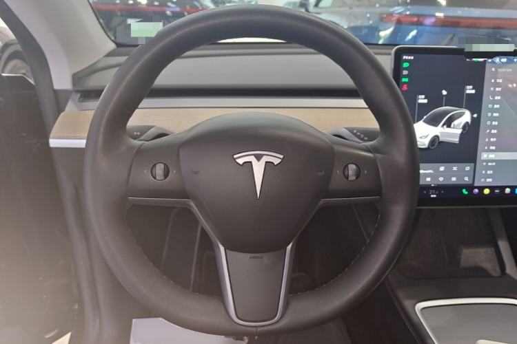 Used Tesla Model Y 2021 Standard Range Rear-Wheel Drive Version Steering Wheel