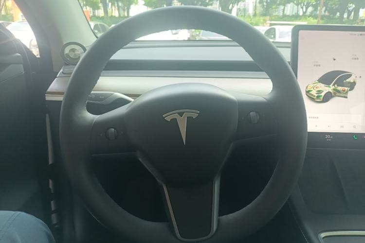 Used Tesla Model Y 2021 Standard Range Rear-Wheel Drive Version Steering Wheel