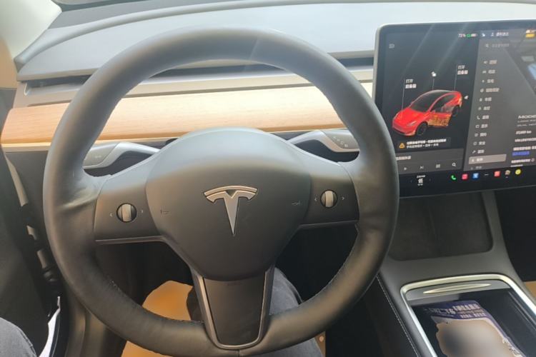Used Tesla Model Y 2021 Long-Range All-Wheel-Drive Version Steering Wheel