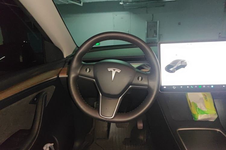 Used Tesla Model Y 2021 Standard Range Rear-Wheel Drive Version Steering Wheel