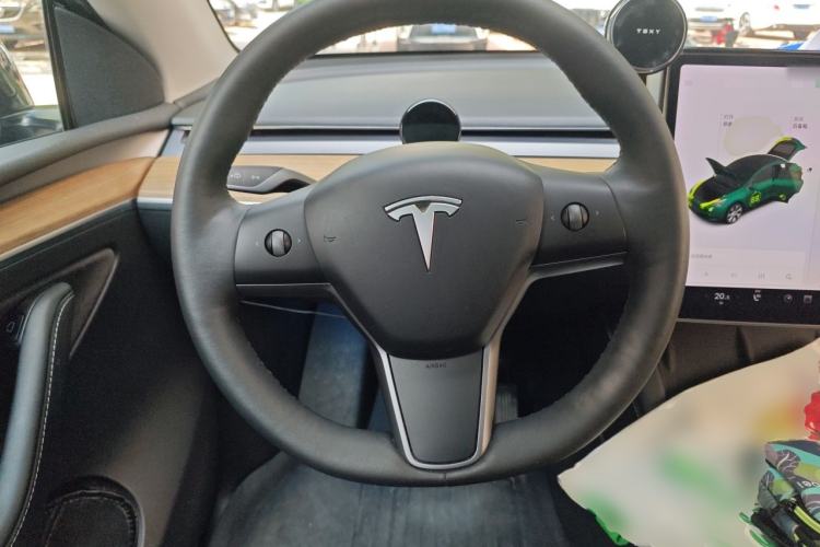 Used Tesla Model Y 2021 Standard Range Rear-Wheel Drive Version Steering Wheel