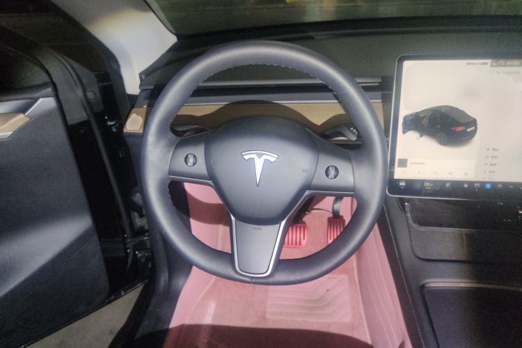 Used Tesla Model Y 2021 Long-Range All-Wheel-Drive Version Steering Wheel