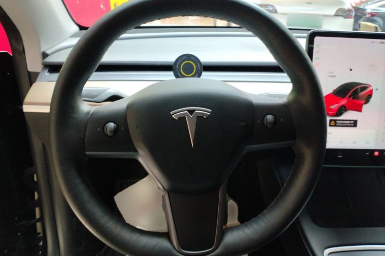 Used Tesla Model Y 2021 Long-Range All-Wheel-Drive Version Steering Wheel