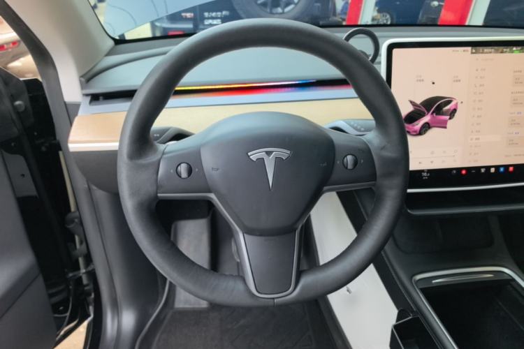 Used Tesla Model Y 2021 Standard Range Rear-Wheel Drive Version Steering Wheel