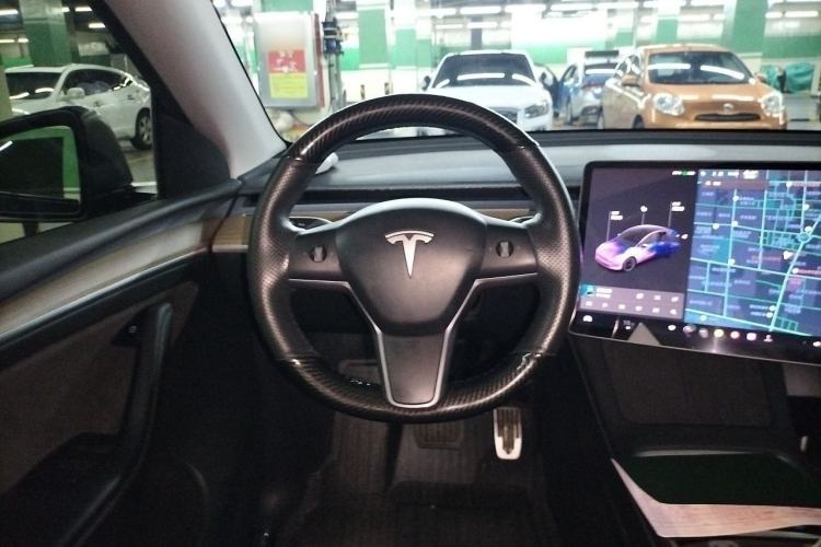Used Tesla Model Y 2021 Standard Range Rear-Wheel Drive Version Steering Wheel