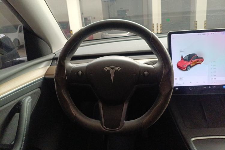 Used Tesla Model Y 2021 Standard Range Rear-Wheel Drive Version Steering Wheel