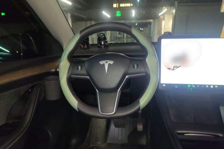 Used Tesla Model Y 2021 Standard Range Rear-Wheel Drive Version Steering Wheel