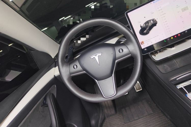 Used Tesla Model Y 2021 Long-Range All-Wheel-Drive Version 3D7 Steering Wheel