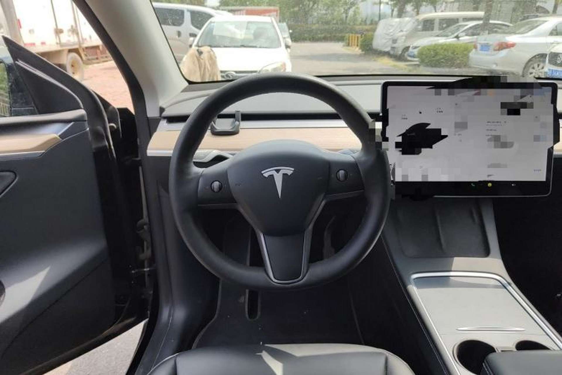 Used Tesla Model Y 2021 Standard Range Rear-Wheel Drive Version Steering Wheel