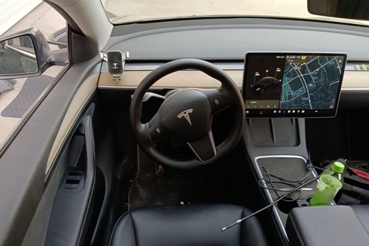 Used Tesla Model Y 2021 Standard Range Rear-Wheel Drive Version Steering Wheel