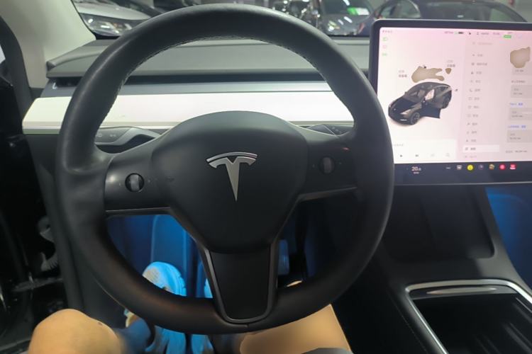 Used Tesla Model Y 2021 Long-Range All-Wheel-Drive Version 3D7 Steering Wheel