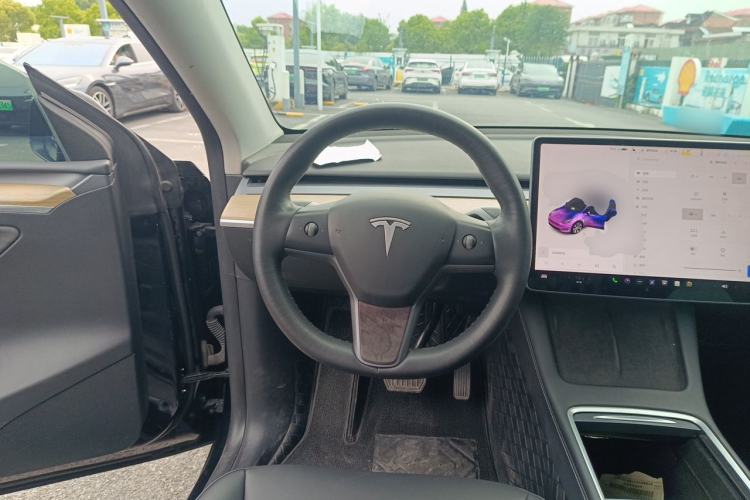 Used Tesla Model Y 2021 Standard Range Rear-Wheel Drive Version Steering Wheel