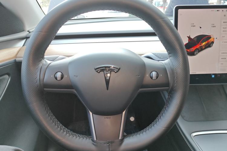 Used Tesla Model Y 2021 Standard Range Rear-Wheel Drive Version Steering Wheel