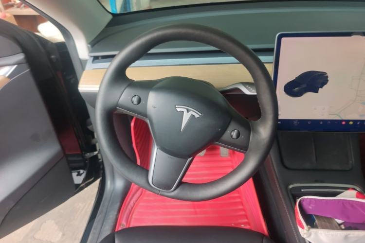 Used Tesla Model Y 2021 Long-Range All-Wheel-Drive Version 3D7 Steering Wheel