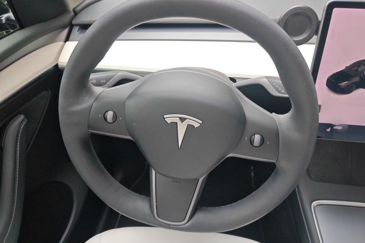 Used Tesla Model Y 2021 Long-Range All-Wheel-Drive Version 3D7 Steering Wheel