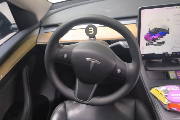 Used Tesla Model Y 2021 Standard Range Rear-Wheel Drive Version Steering Wheel