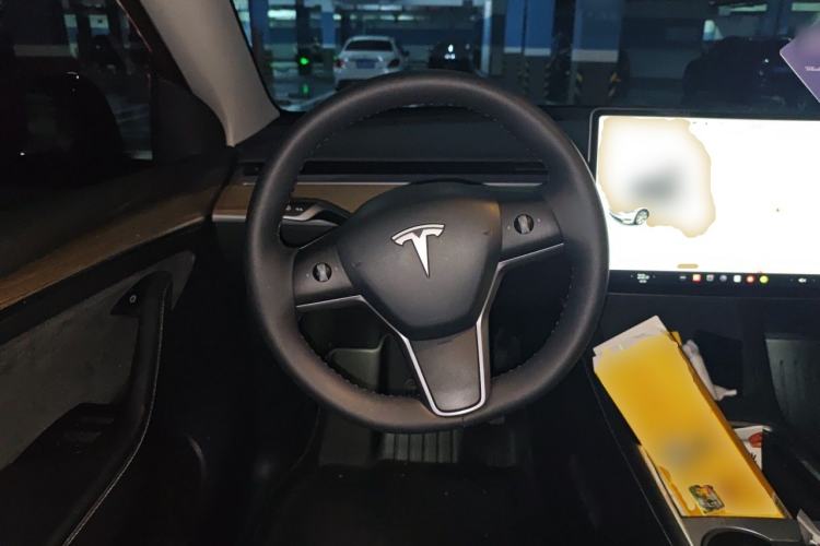 Used Tesla Model Y 2021 Standard Range Rear-Wheel Drive Version Steering Wheel