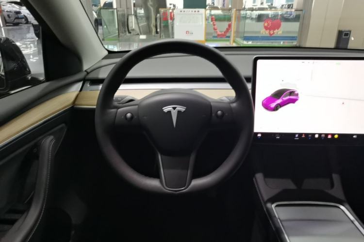 Used Tesla Model Y 2021 Standard Range Rear-Wheel Drive Version Steering Wheel