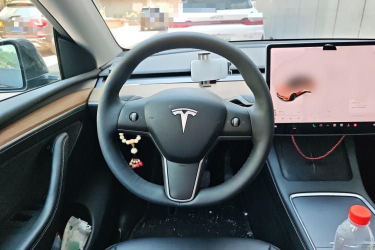 Used Tesla Model Y 2021 Standard Range Rear-Wheel Drive Version Steering Wheel