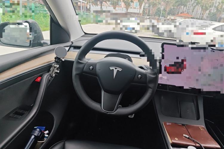 Used Tesla Model Y 2021 Standard Range Rear-Wheel Drive Version Steering Wheel