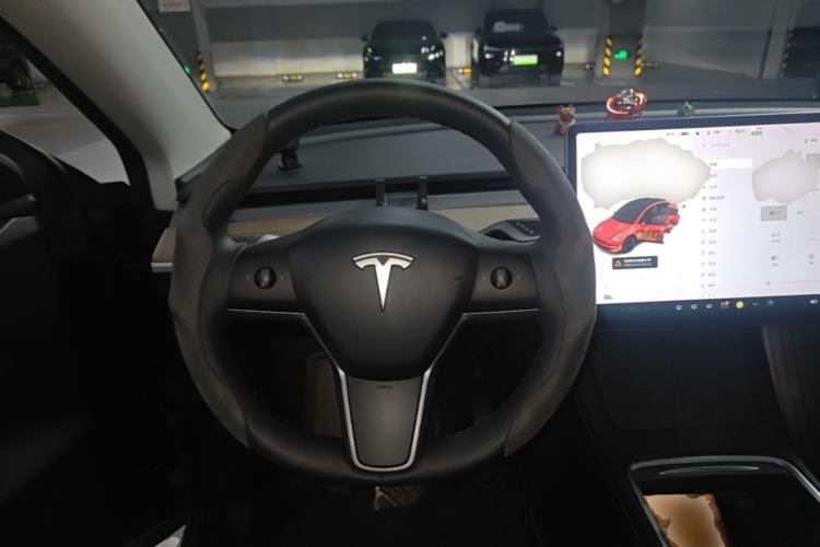 Used Tesla Model Y 2021 Long-Range All-Wheel-Drive Version 3D7 Steering Wheel