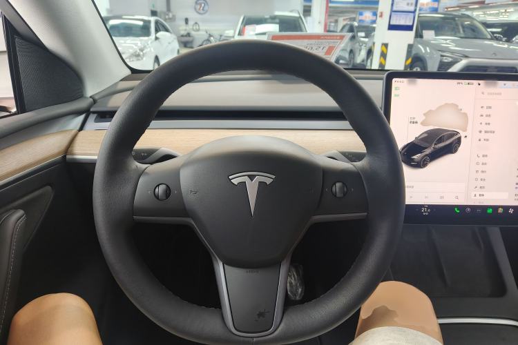 Used Tesla Model Y 2021 Standard Range Rear-Wheel Drive Version Steering Wheel