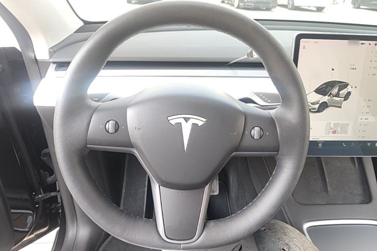 Used Tesla Model Y 2021 Standard Range Rear-Wheel Drive Version Steering Wheel