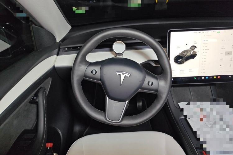 Used Tesla Model Y 2021 Long-Range All-Wheel-Drive Version Steering Wheel