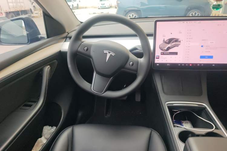 Used Tesla Model Y 2021 Standard Range Rear-Wheel Drive Version Steering Wheel