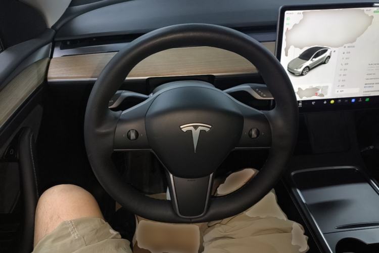 Used Tesla Model Y 2021 Long-Range All-Wheel-Drive Version 3D7 Steering Wheel
