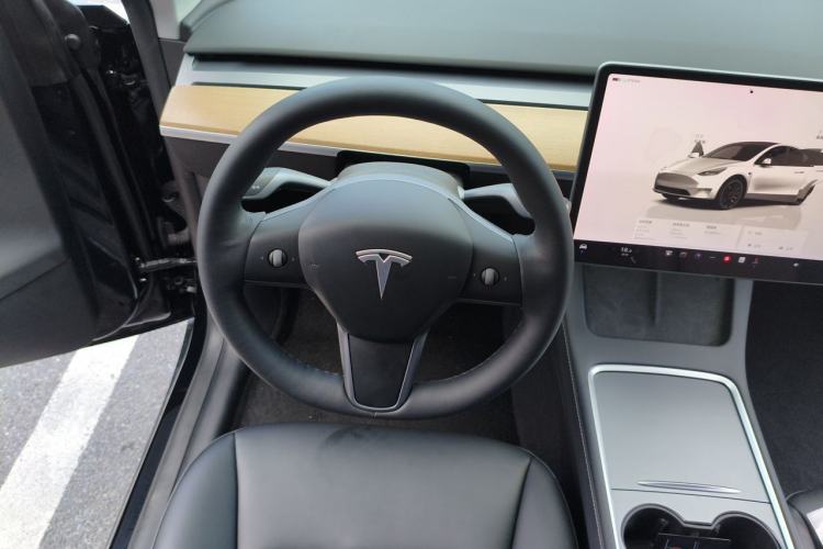 Used Tesla Model Y 2021 Performance High-Performance All-Wheel-Drive Version Steering Wheel