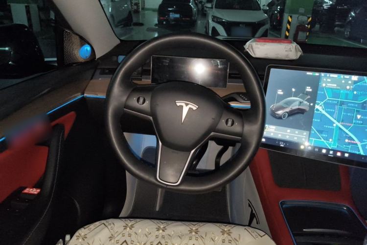 Used Tesla Model Y 2021 Standard Range Rear-Wheel Drive Version Steering Wheel