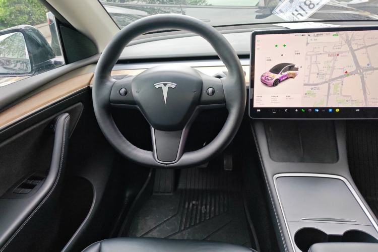 Used Tesla Model Y 2021 Standard Range Rear-Wheel Drive Version Steering Wheel
