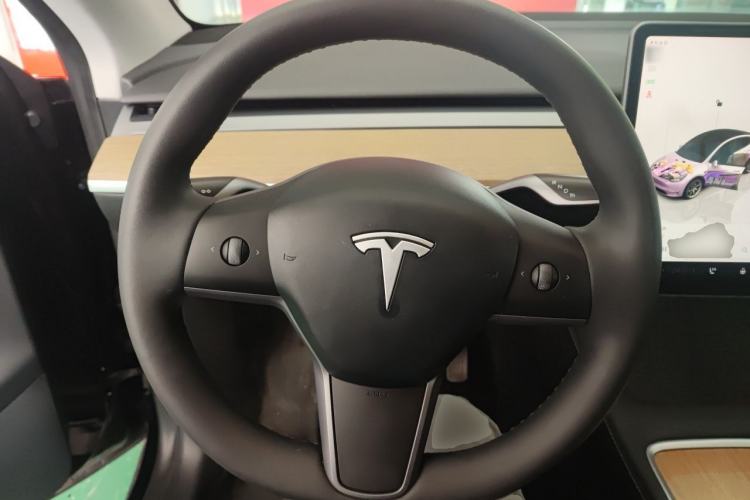 Used Tesla Model Y 2021 Revised Version 2 Long-Range All-Wheel-Drive Edition Steering Wheel