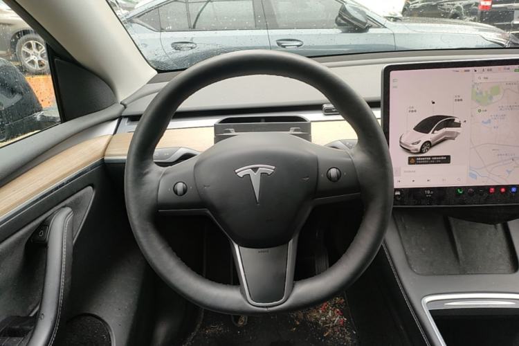 Used Tesla Model Y 2021 Standard Range Rear-Wheel Drive Version Steering Wheel