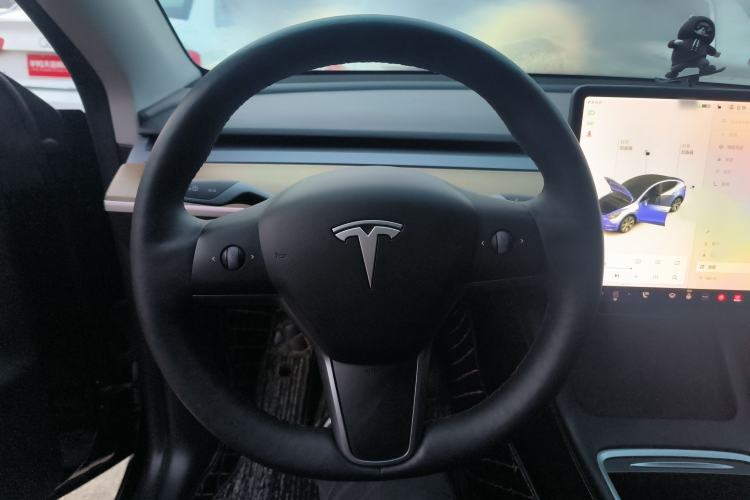 Used Tesla Model Y 2021 Standard Range Rear-Wheel Drive Version Steering Wheel