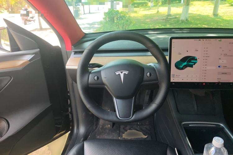 Used Tesla Model Y 2021 Standard Range Rear-Wheel Drive Version Steering Wheel