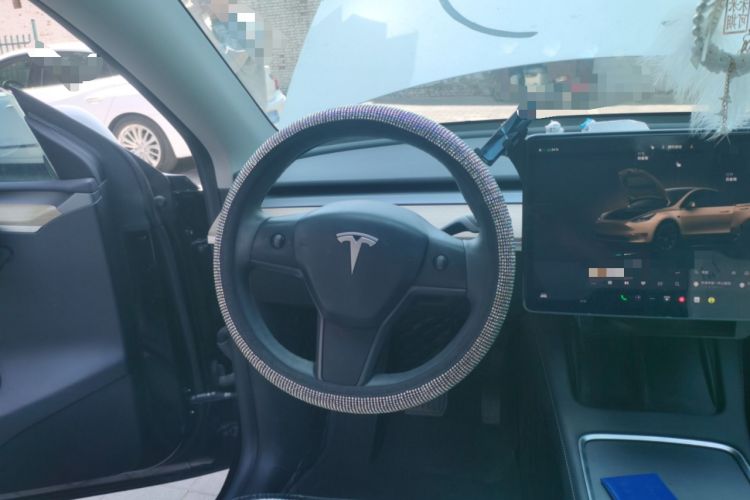 Used Tesla Model Y 2021 Revised Version 2 Long-Range All-Wheel-Drive Edition Steering Wheel