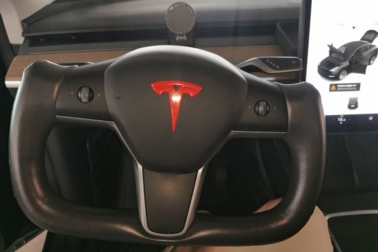 Used Tesla Model Y 2021 Standard Range Rear-Wheel Drive Version Steering Wheel