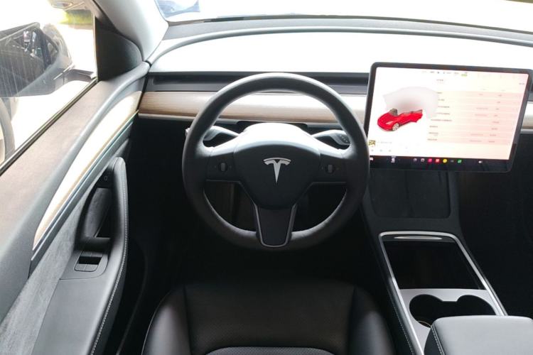 Used Tesla Model Y 2021 Long-Range All-Wheel-Drive Version 3D7 Steering Wheel