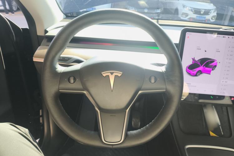 Used Tesla Model Y 2021 Standard Range Rear-Wheel Drive Version Steering Wheel