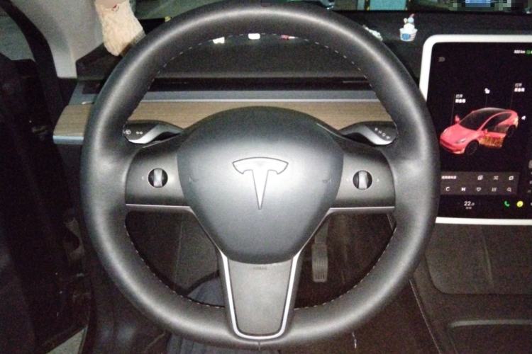 Used Tesla Model Y 2021 Standard Range Rear-Wheel Drive Version Steering Wheel