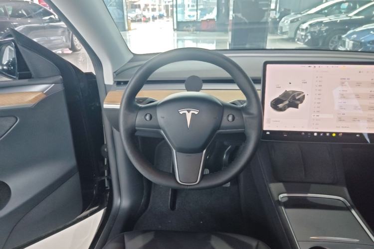 Used Tesla Model Y 2021 Long-Range All-Wheel-Drive Version Steering Wheel